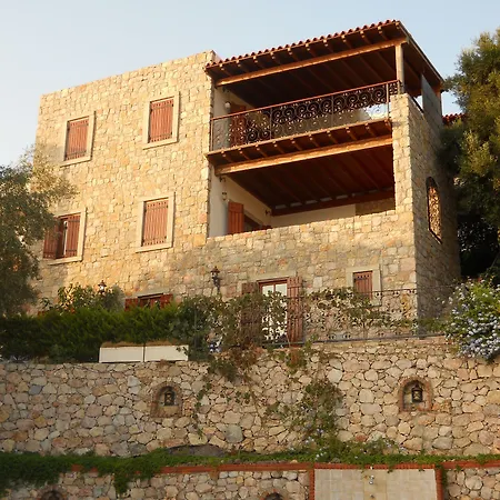 מלון Arion גומושלוק